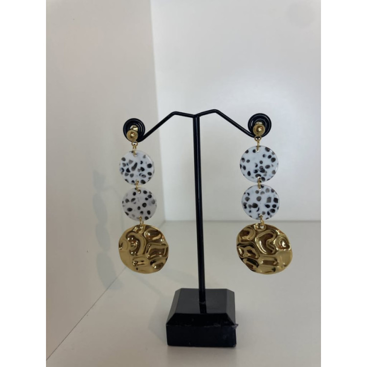 Pendientes blanco y negro