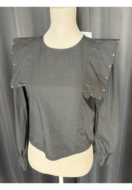 0071. Blusa tachas 