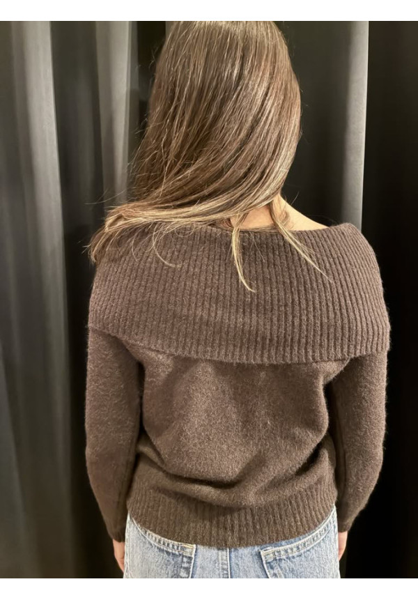 00124. Jersey hombros