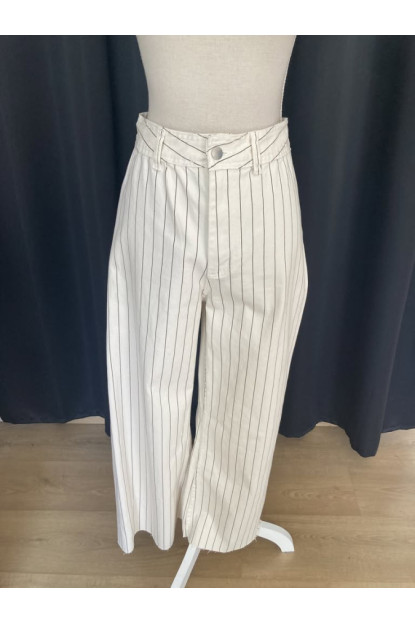 1.9. Pantalón rayas 