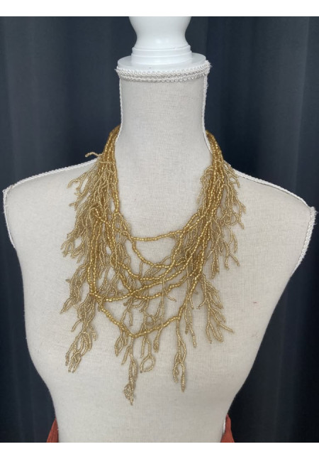 2.14. Collar coral dorado