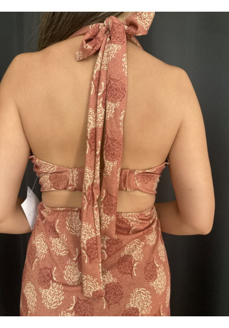 6.35. Vestido cuello brillo