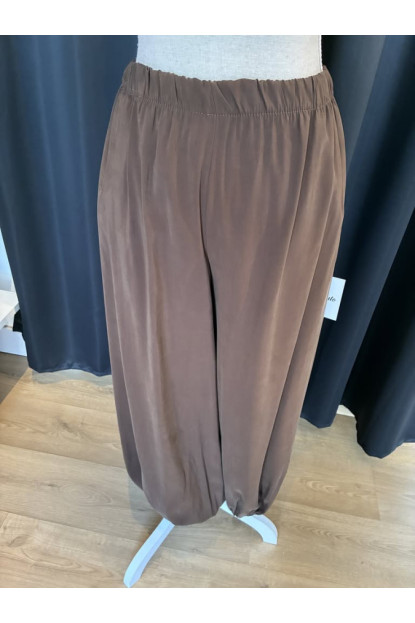 0084. Pantalón bombacho