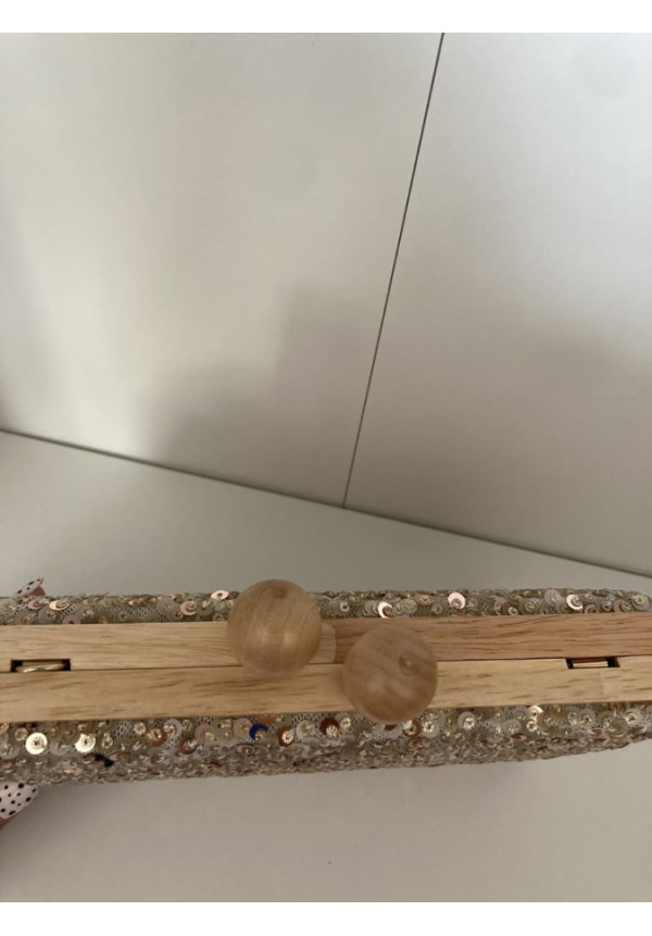 4.2. Clutch lentejuelas