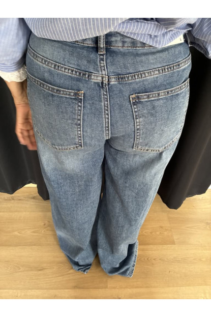 05. Pantalón denim 