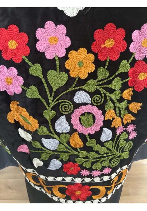 0056. Chaqueta bordados flowers