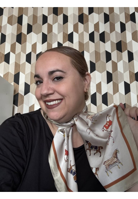 925-1. Pañuelo seda estampado