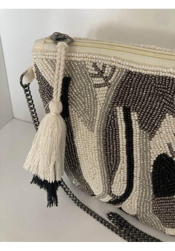 3.2. Clutch monedero bolitas
