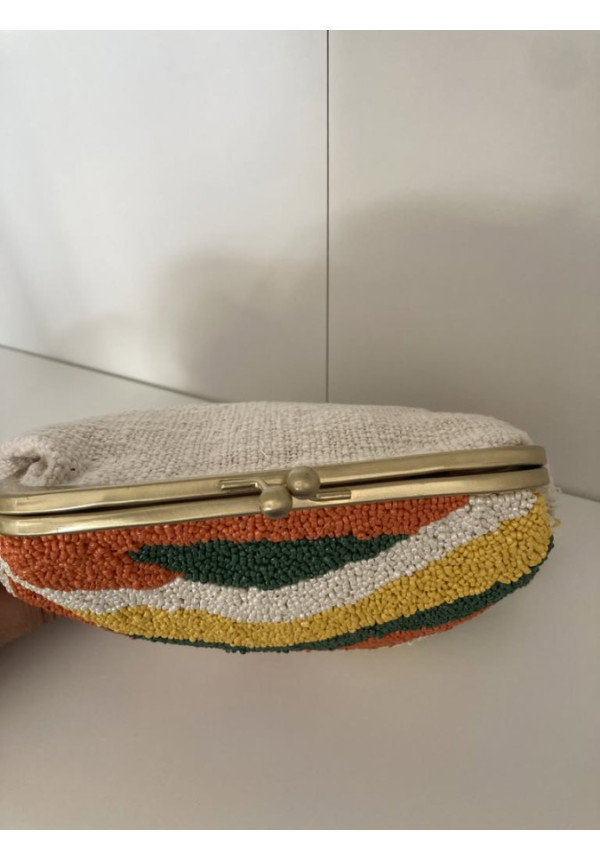 3.2. Clutch monedero bolitas