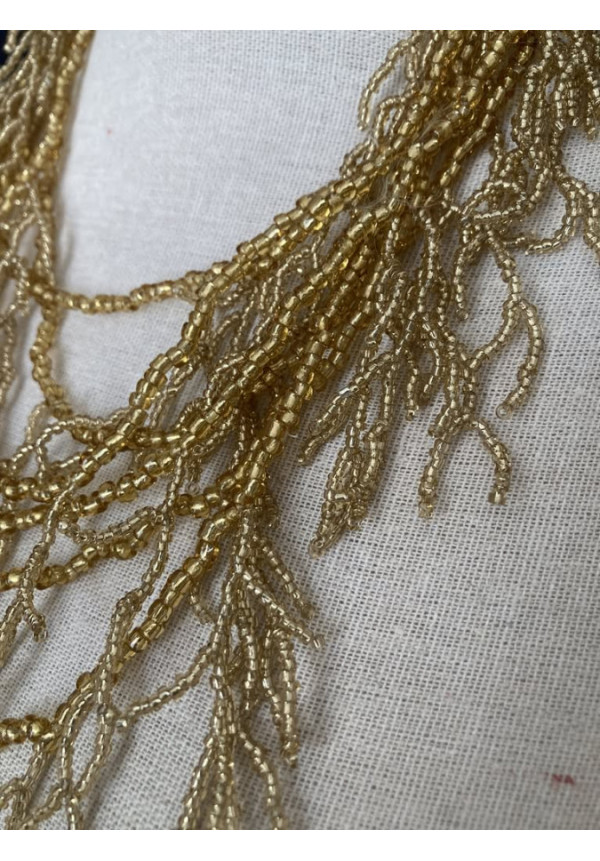 2.14. Collar coral dorado