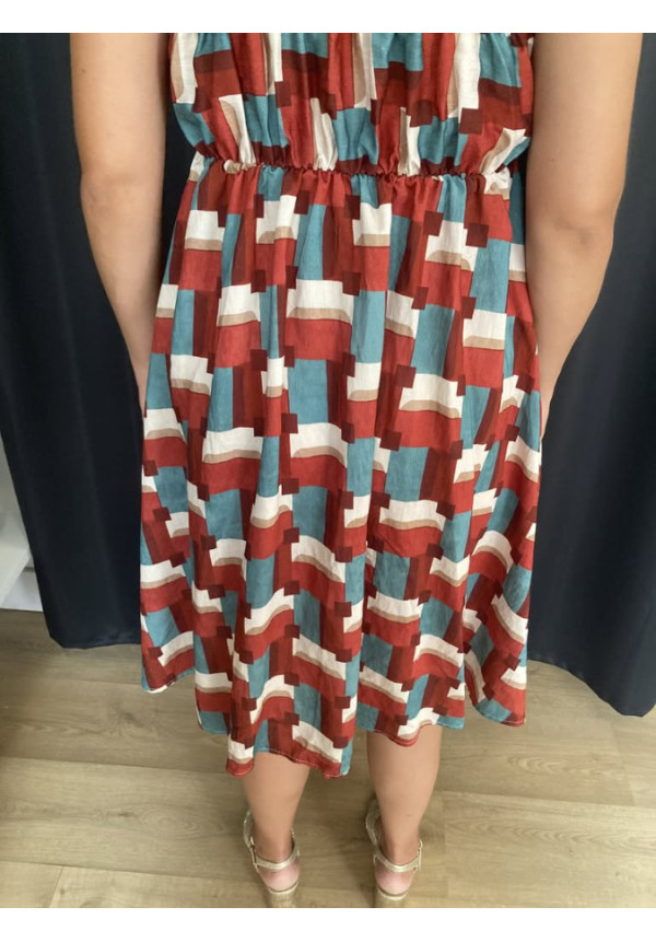 6.56. Vestido estampado retro escote