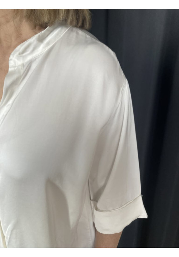 1.8. Camisa satén 