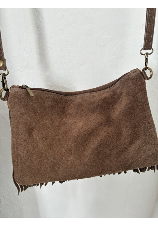 022. Bolso flecos piel