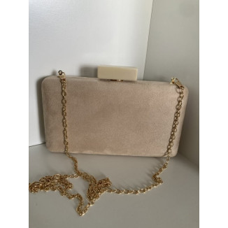 1375. Clutch beige cierre nácar