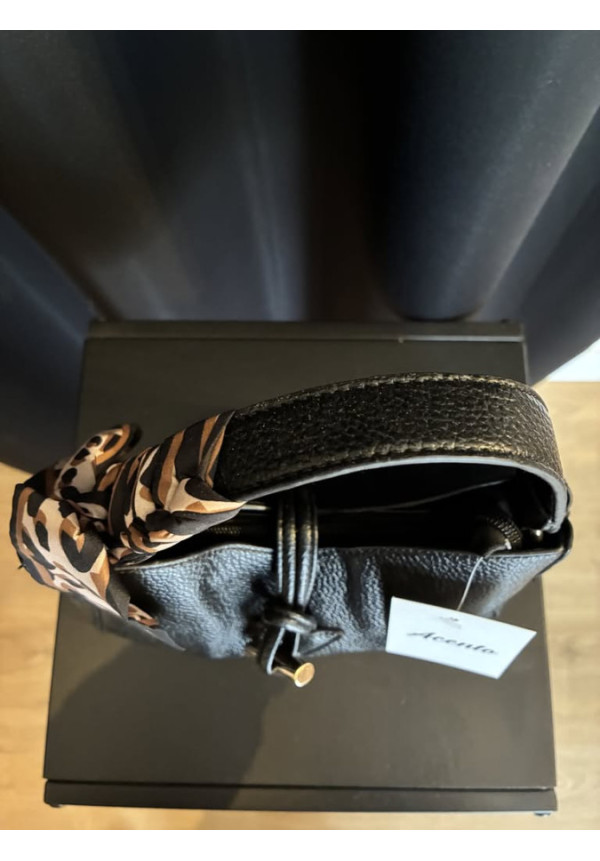 052. Bolso mini pañuelo cierre