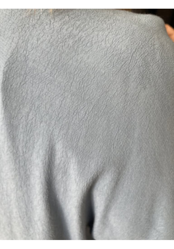 5.5. Blusa azul satén