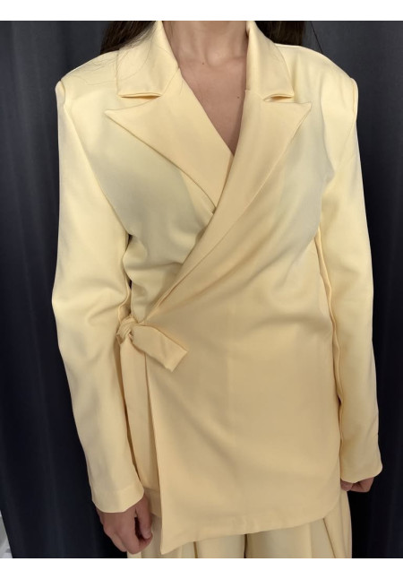 23. Traje cruzado lazada