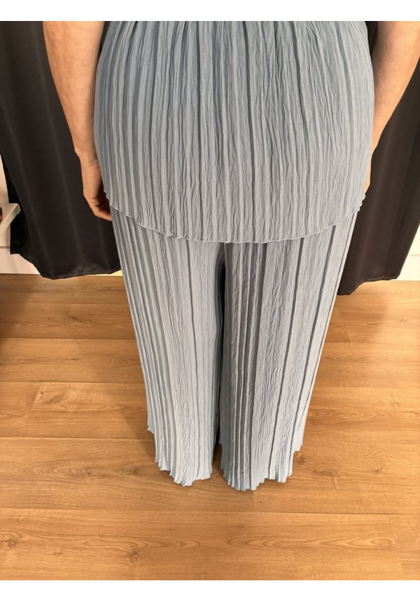 28. Conjunto plisado