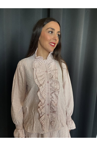 PV8. Blusa volantes cuadros