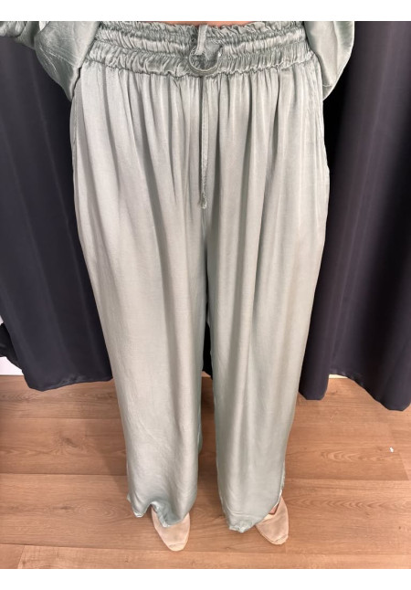 147. Pantalón seda básico