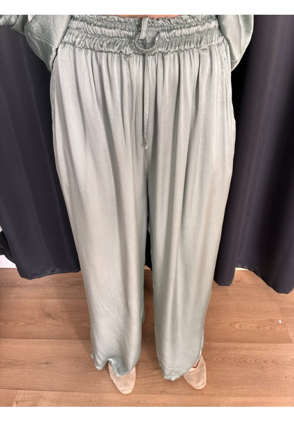 147. Pantalón seda básico