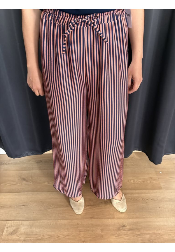 121. Pantalón mil rayas