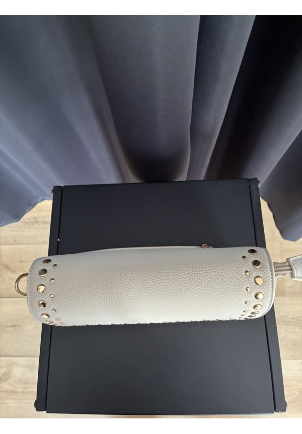 PV13. Bolso tachuelas