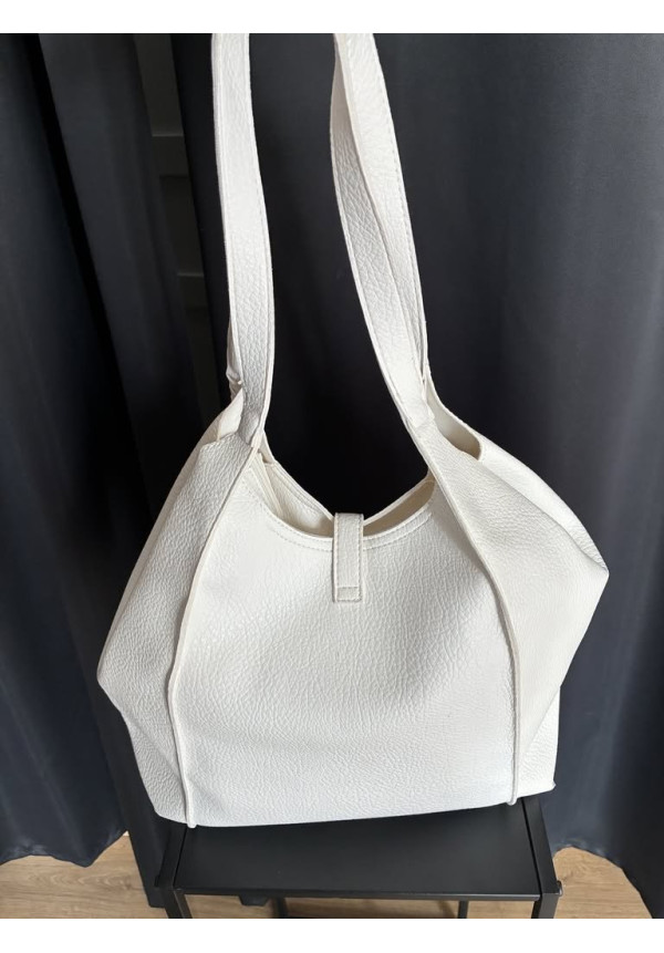 PV07. Bolso pespuntes cierre oro