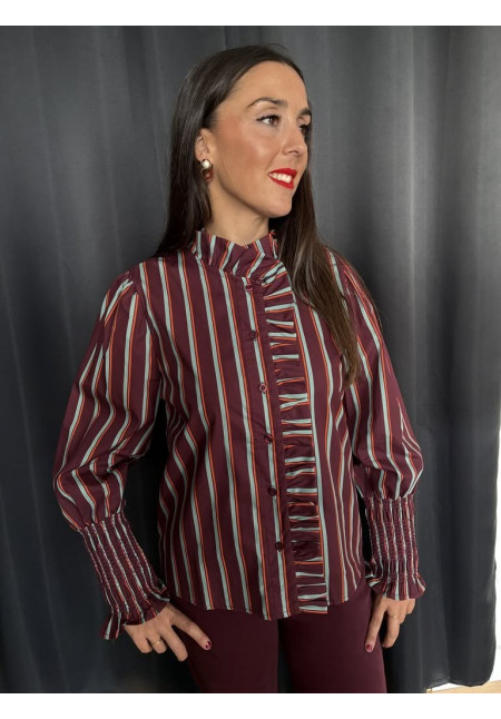 600. Camisa rayas tapeta