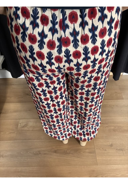 35. Pantalón estampado flores bombacho