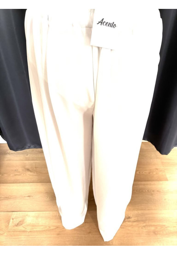 22. Pantalón basic