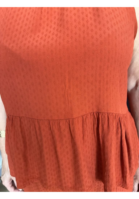 21. Top halter detalles volante