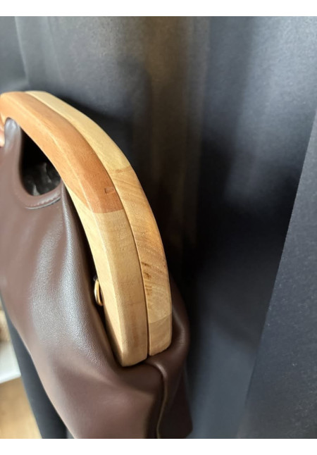 67. Clutch asa madera