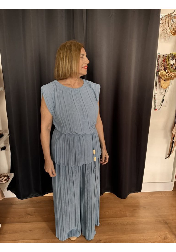 28. Conjunto plisado