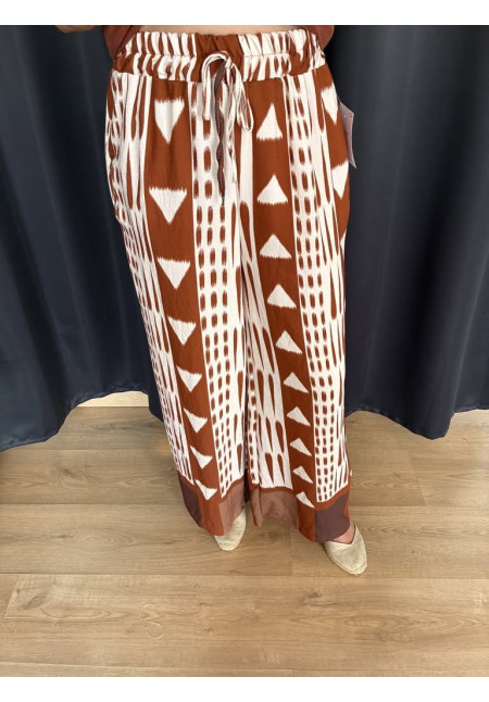 426. Pantalón estampado
