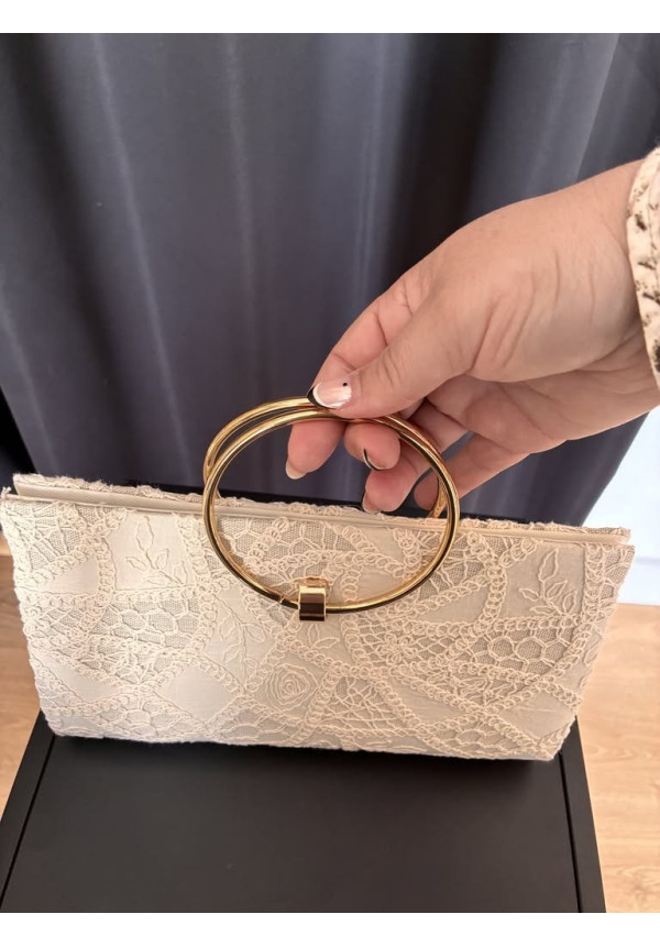 60. Clutch aro y croché