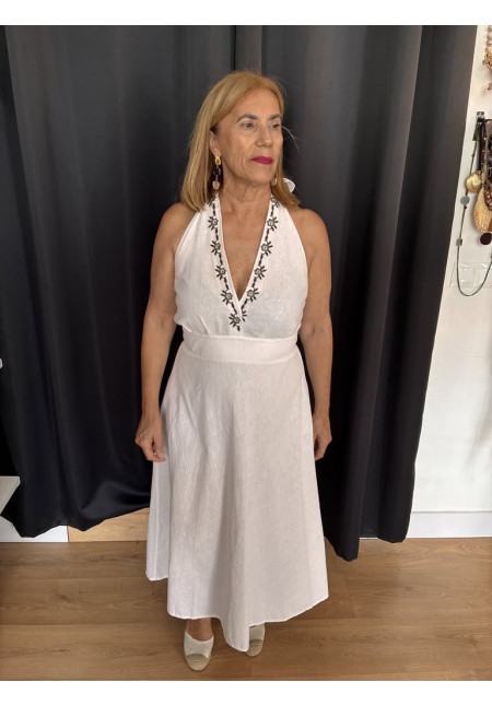 18. Vestido lino bordados