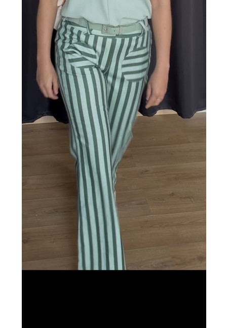 4. Pantalón rayas 