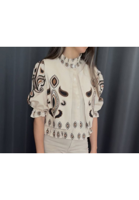 00100. Chaleco estampado