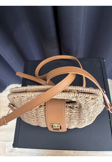 483. Bolso rígido rafia