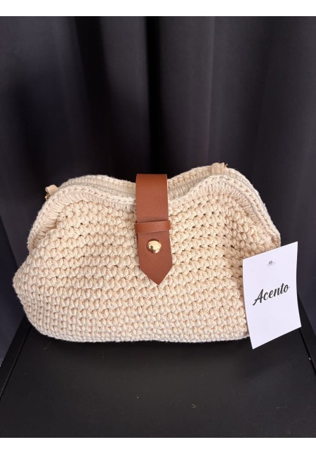 479. Bolso clutch cierre cuero