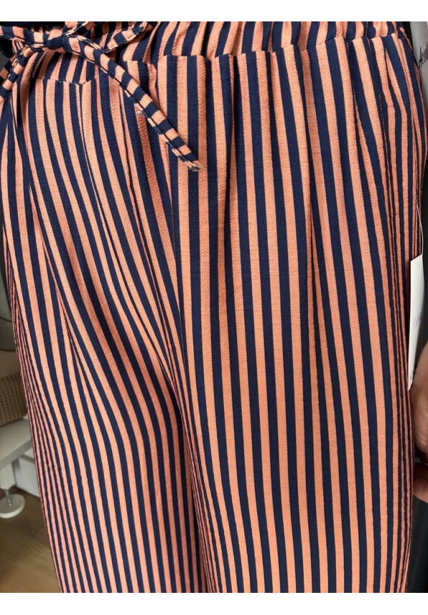 121. Pantalón mil rayas