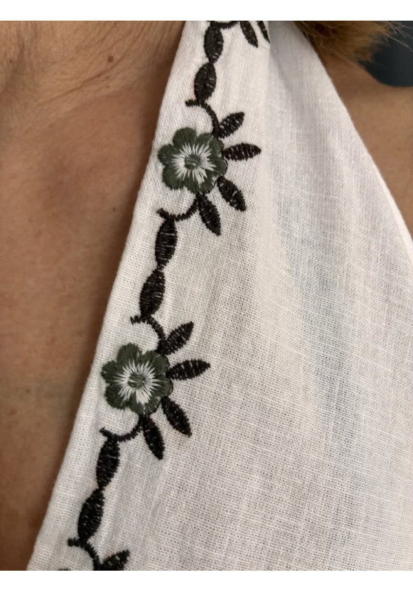 18. Vestido lino bordados