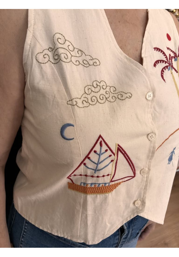 252. Chaleco bordados