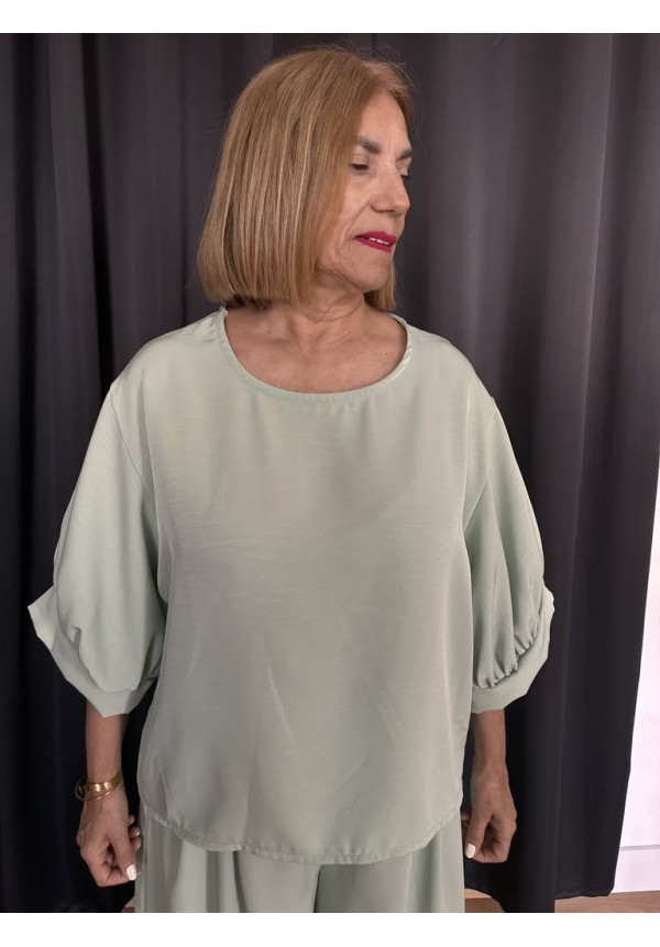 132. Blusa abullonada