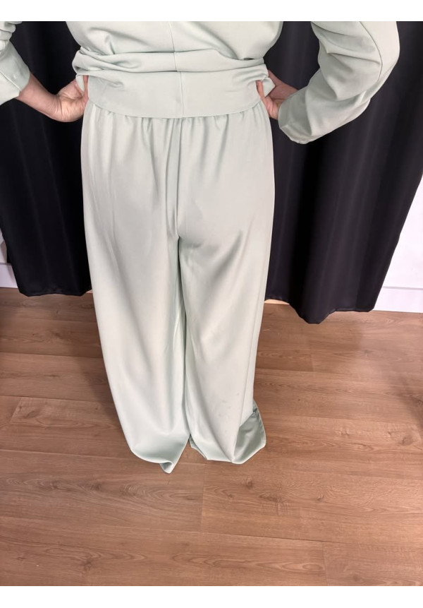 23. Traje cruzado lazada