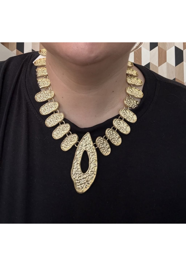 Collar J